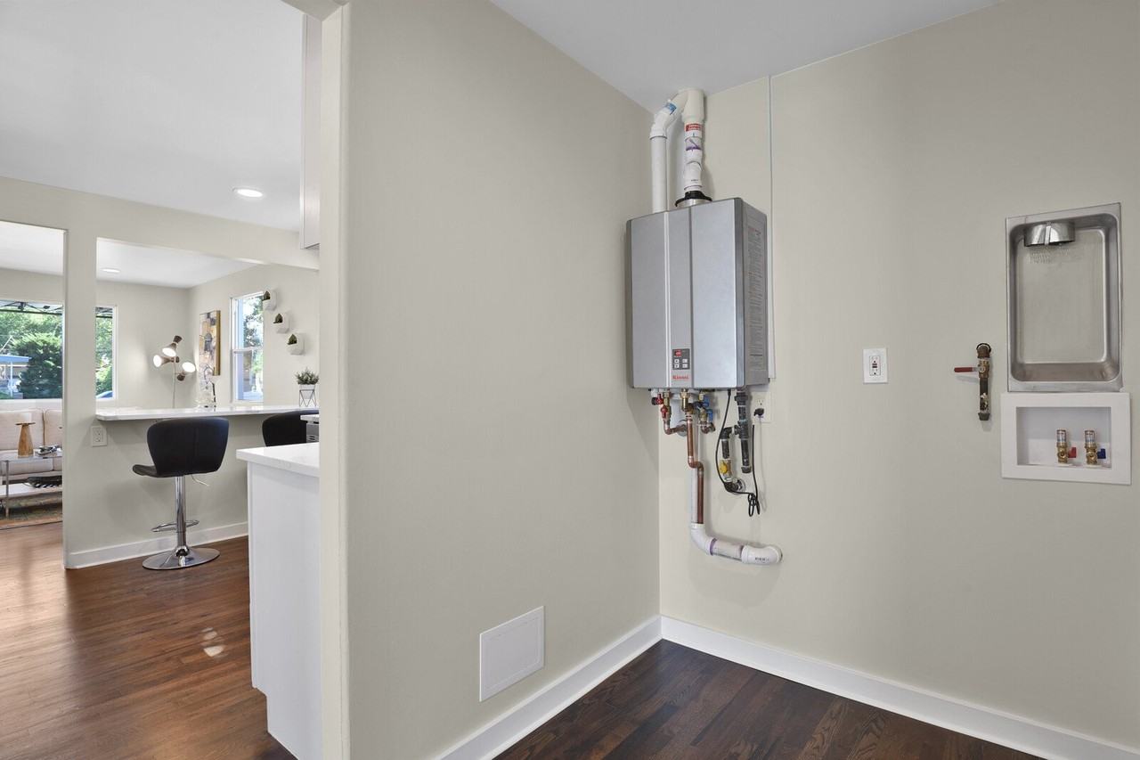4729 Meade St - Photo 2 of 7