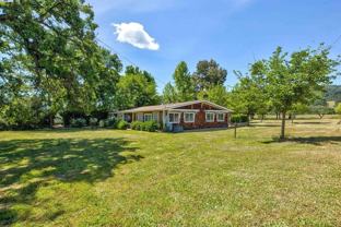 2051 Dollarhide Rd - Photo 1 of 1