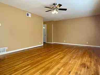 2420 Hartford Rd #B - Photo 2 of 14