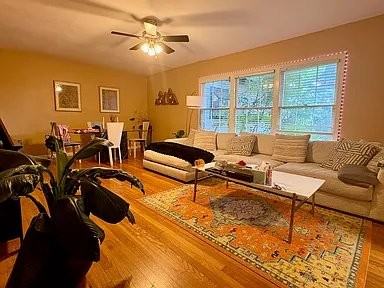 2420 Hartford Rd #B - Photo 3 of 14
