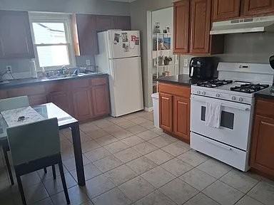 1008 Prince Ave - Photo 3 of 4