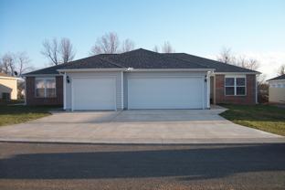 900 Neosho Heights Cir - Photo 1 of 1