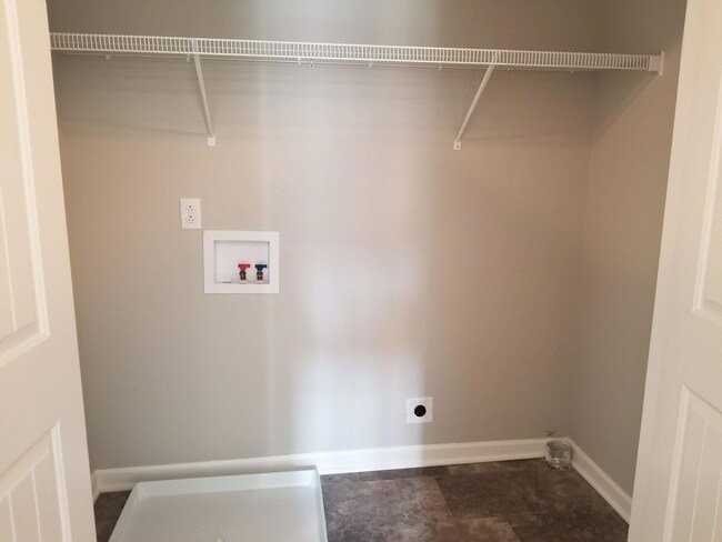 820 General Westmoreland Ct - Photo 5 of 17