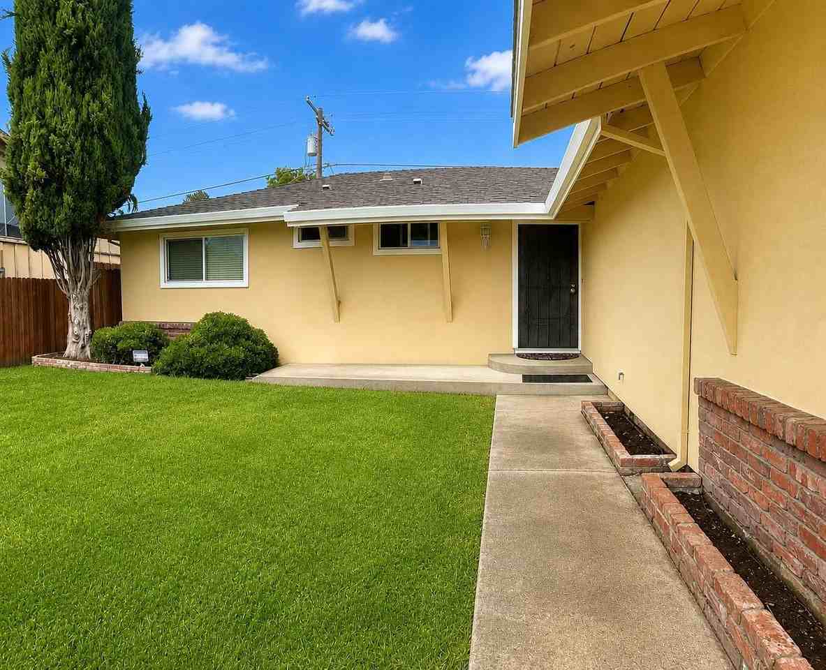 7327 Springman St - Photo 2 of 19