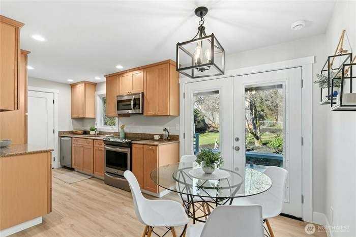 16326 Lake Hills Blvd ##Wa - Photo 2 of 11