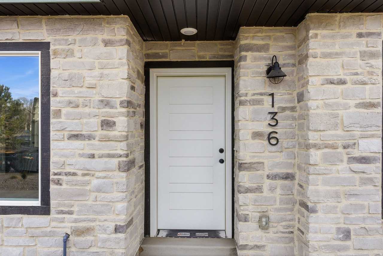 138 E Chambord Ct - Photo 2 of 20