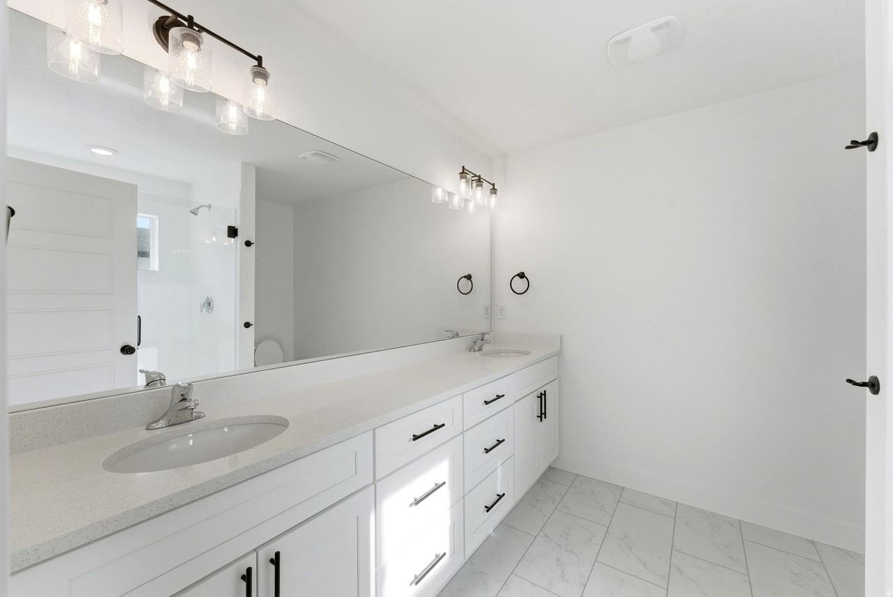 138 E Chambord Ct - Photo 4 of 20