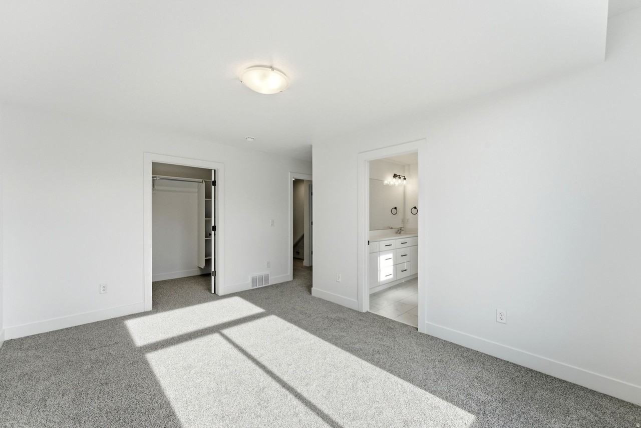 138 E Chambord Ct - Photo 5 of 20