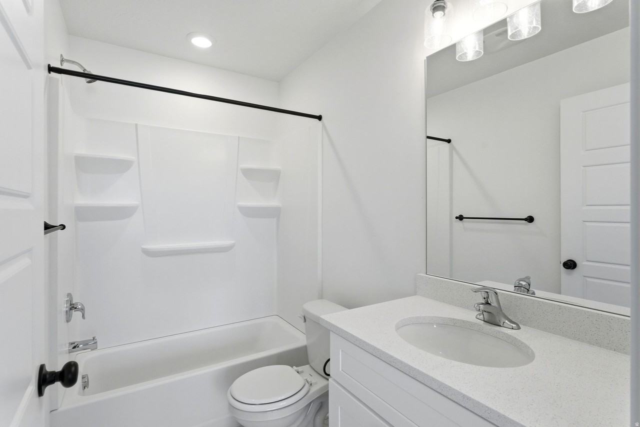 138 E Chambord Ct - Photo 6 of 20