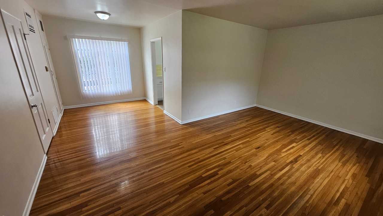 4221 Los Feliz Blvd #3 - Photo 3 of 9