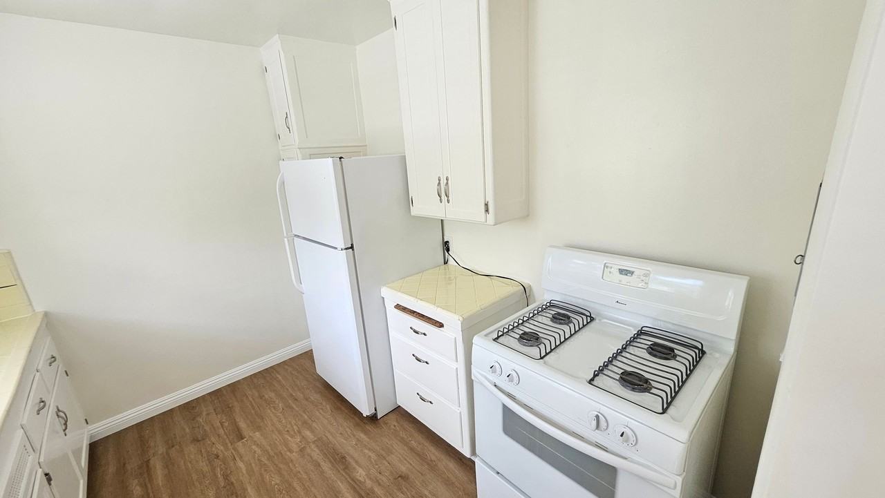 4221 Los Feliz Blvd #3 - Photo 4 of 9