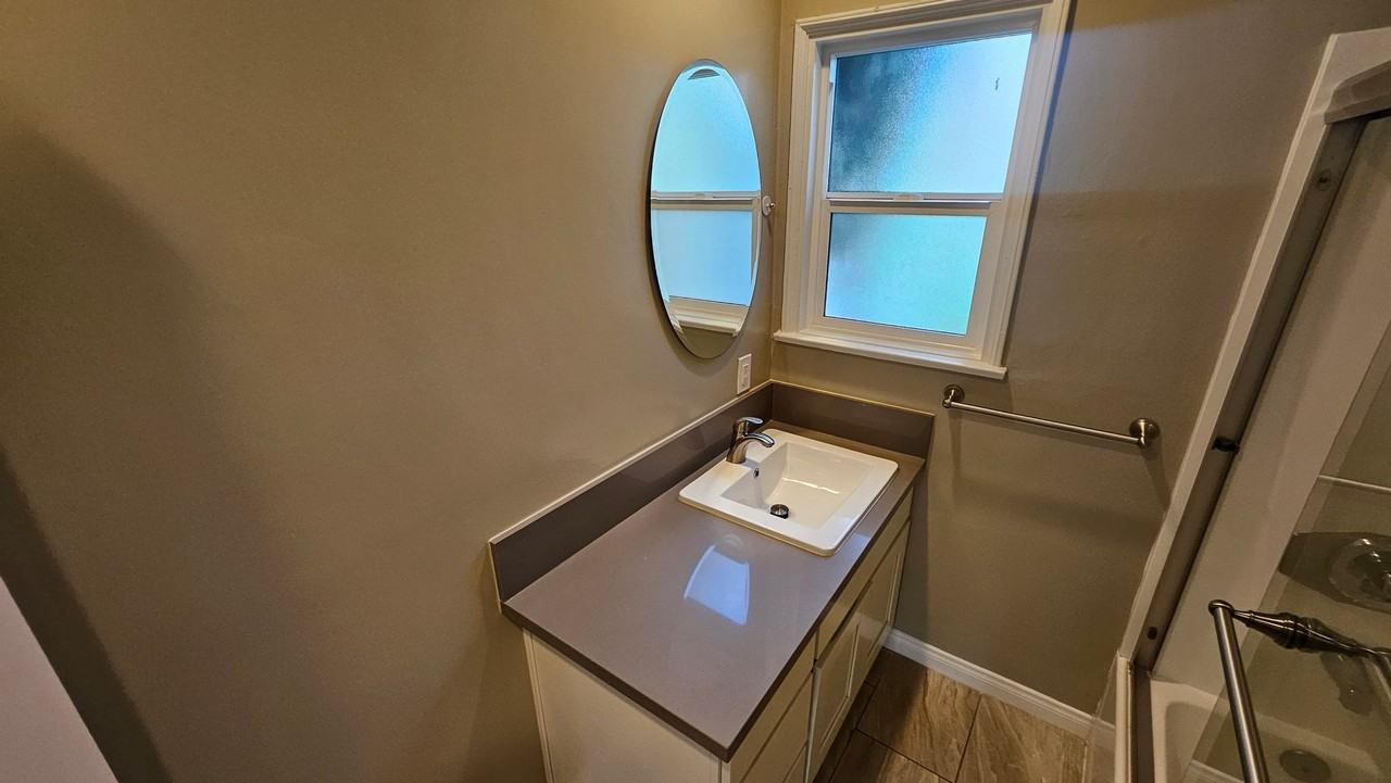 812 N Fuller Ave #812 - Photo 6 of 8