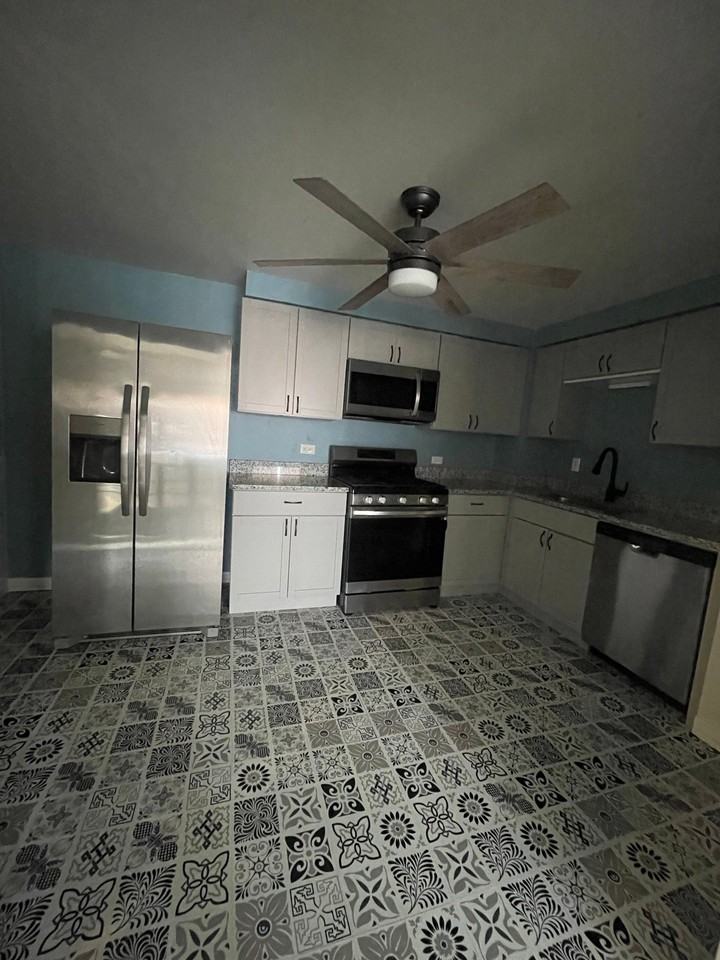 10811 S Lloyd Dr #10 - Photo 2 of 8