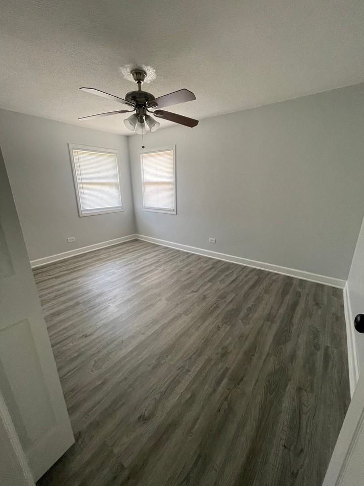 10811 S Lloyd Dr #10 - Photo 5 of 8