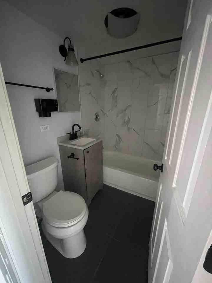 10811 S Lloyd Dr #10 - Photo 6 of 8
