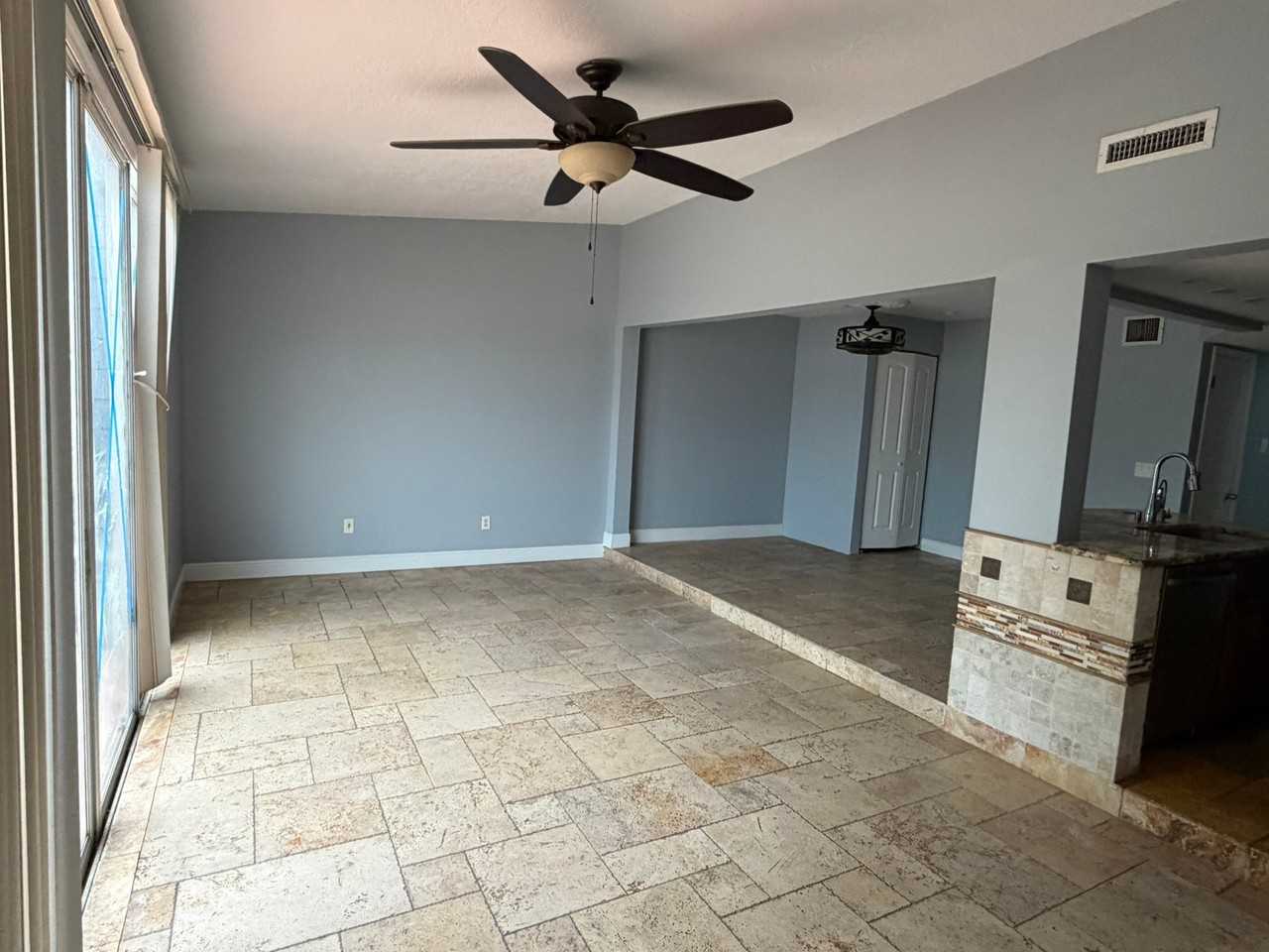 925 Caribbean Dr - Photo 4 of 18