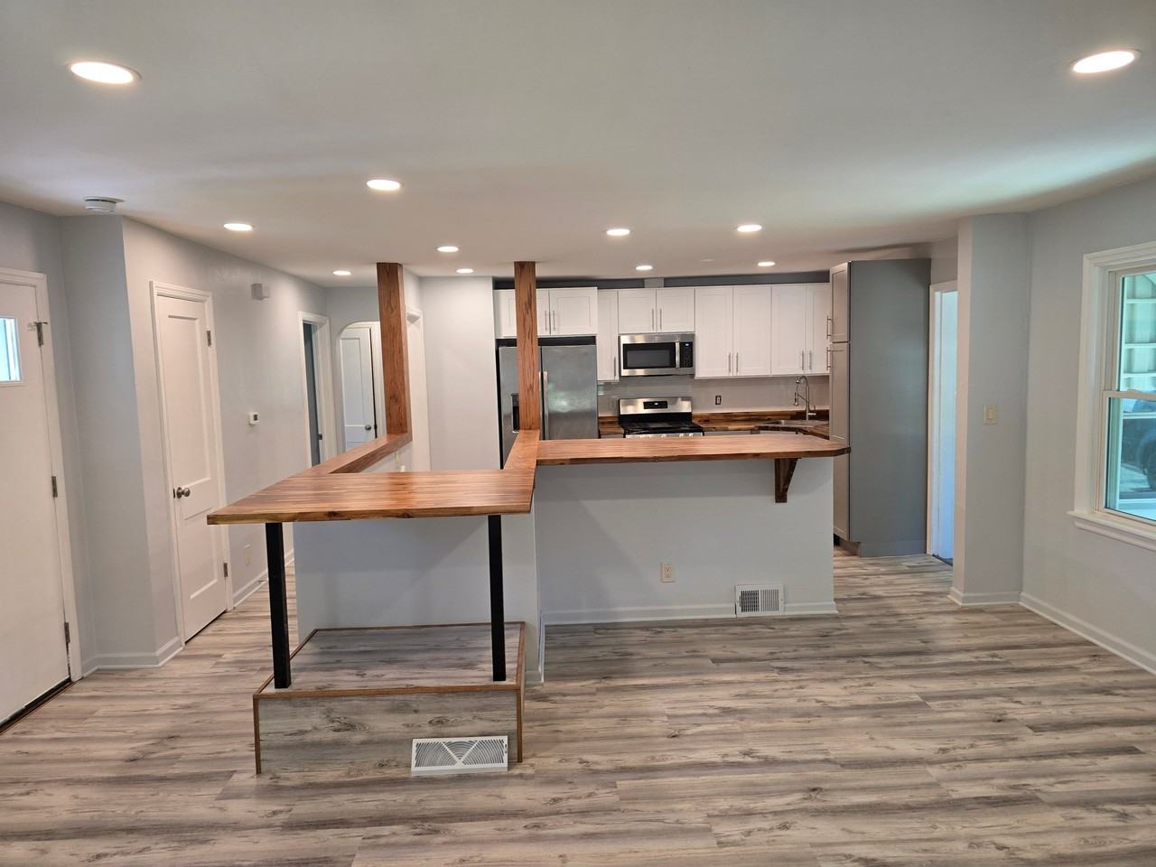 2812 Pelham Rd - Photo 2 of 13