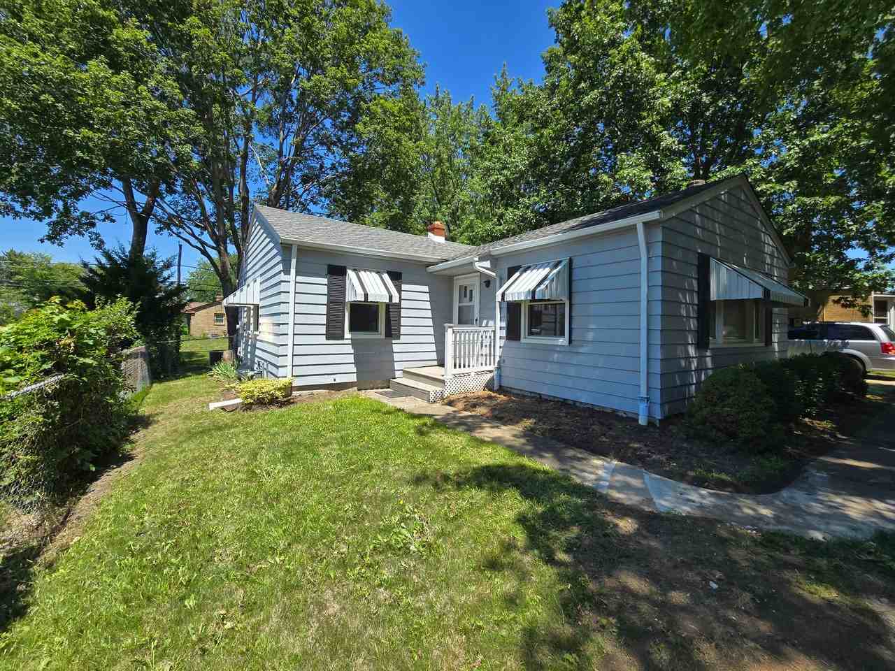 2812 Pelham Rd - Photo 6 of 13
