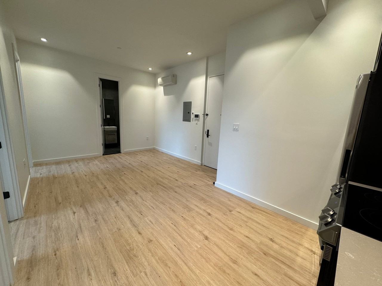 23 Eldert St #2 - Photo 3 of 20