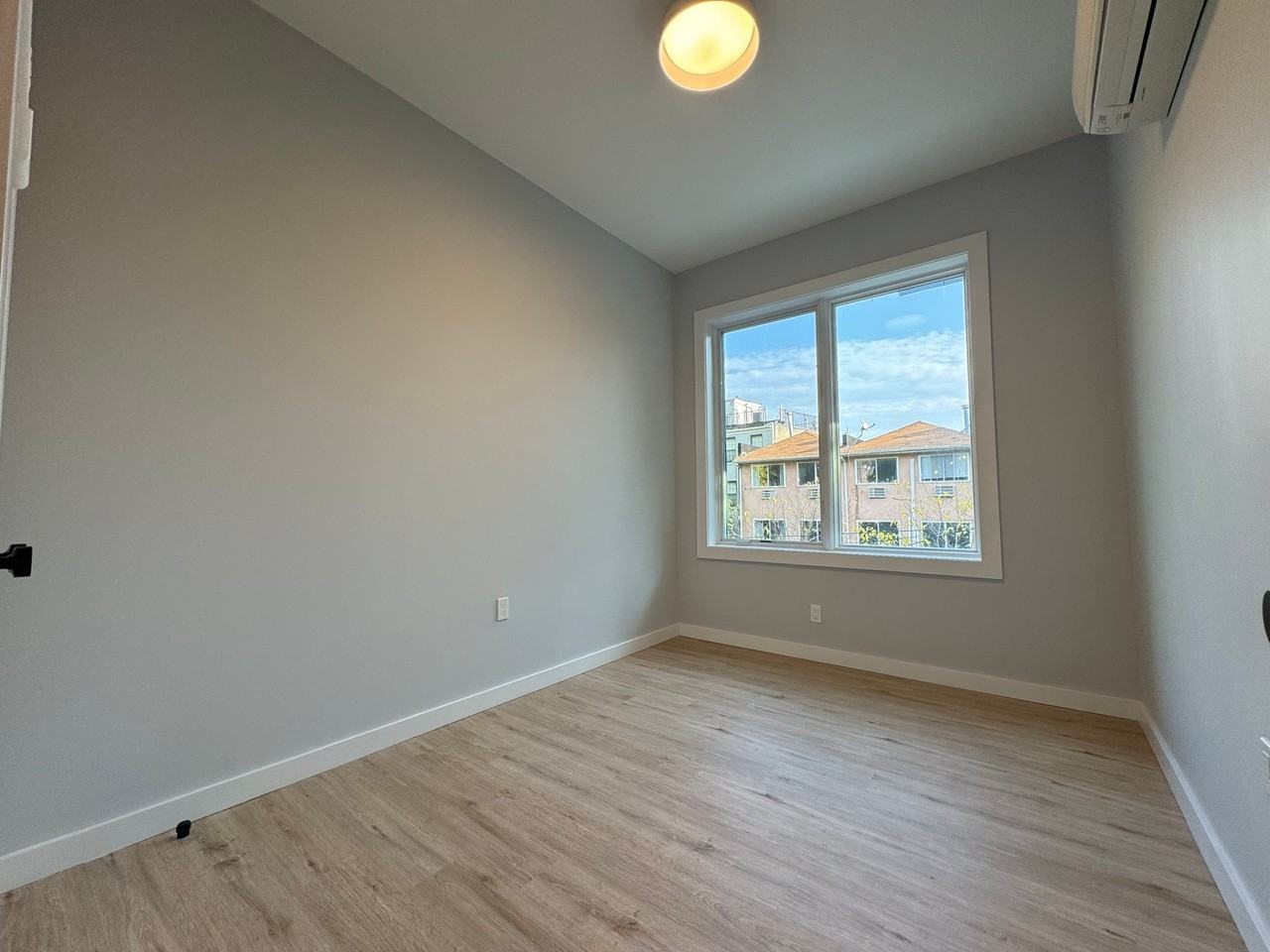 23 Eldert St #2 - Photo 4 of 20