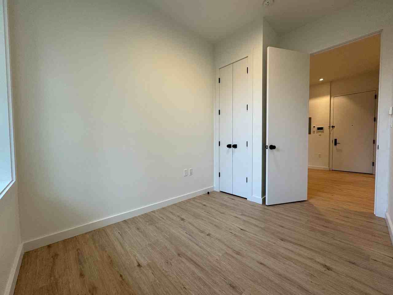 23 Eldert St #2 - Photo 5 of 20