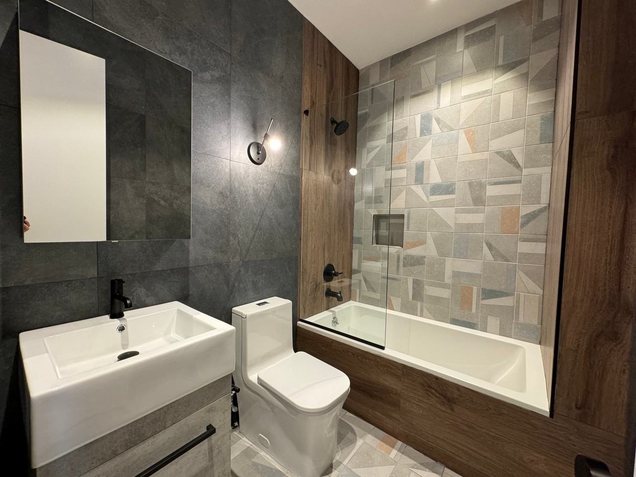 23 Eldert St #2 - Photo 6 of 20