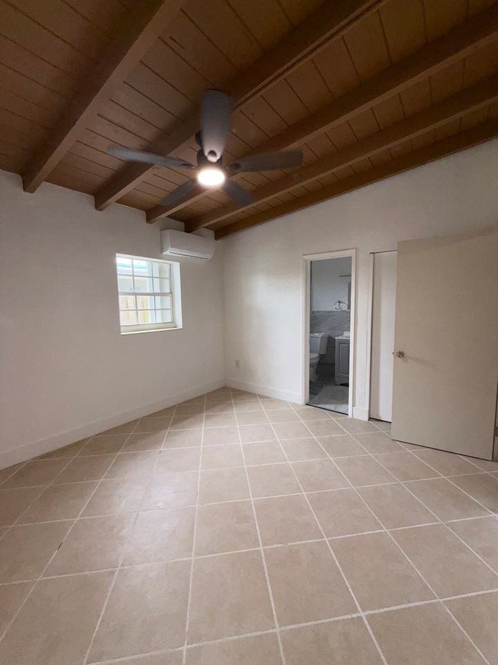 1421 N Andrews Ave #A - Photo 5 of 9