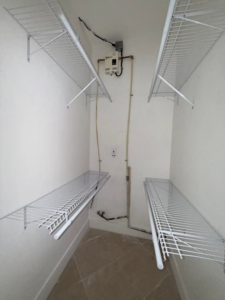 1421 N Andrews Ave #A - Photo 7 of 9