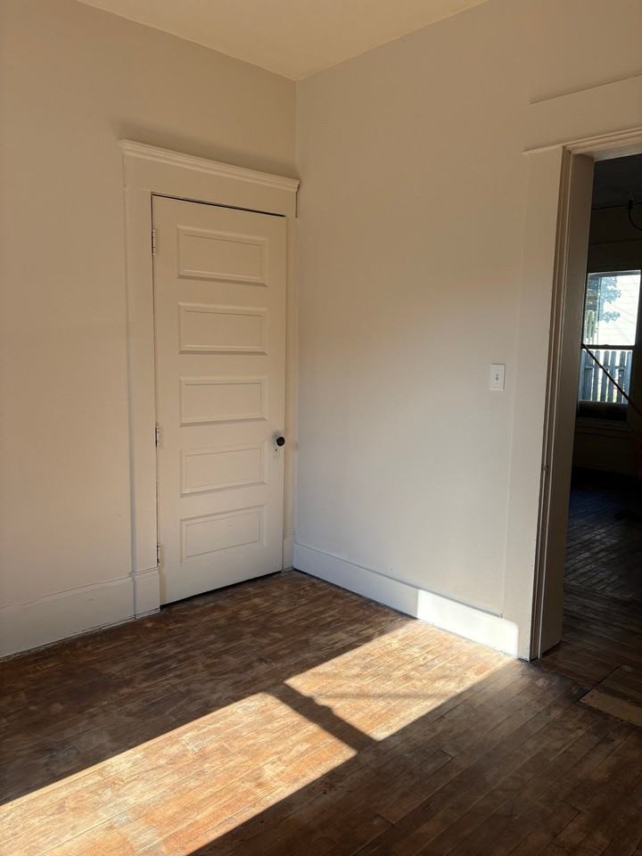 1221 W Main St #1221 - Photo 4 of 12