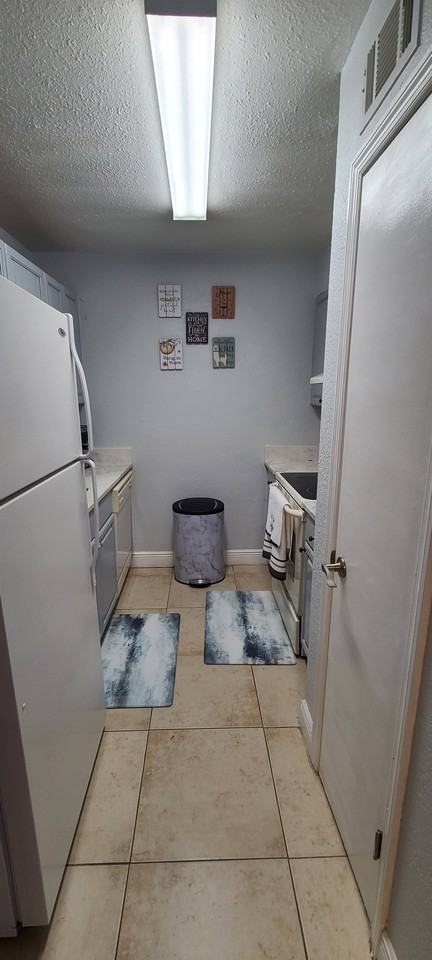 13832 Orange Sunset Dr #101 - Photo 4 of 11