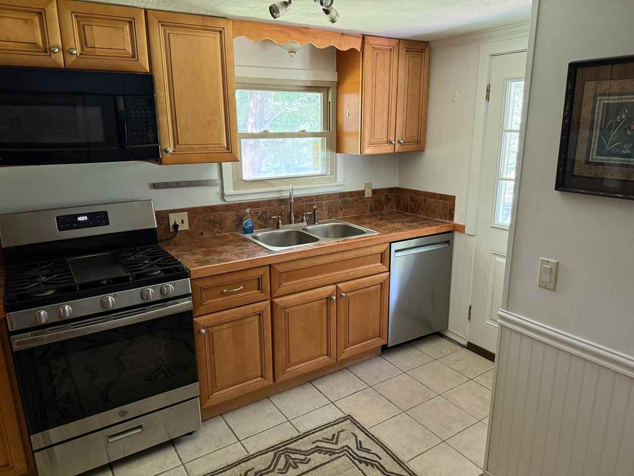 22 Hammond Hill Rd - Photo 7 of 13