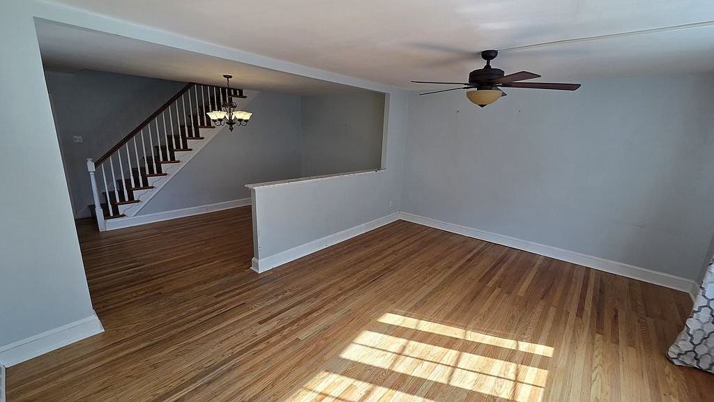 746 Cinnaminson St - Photo 3 of 18