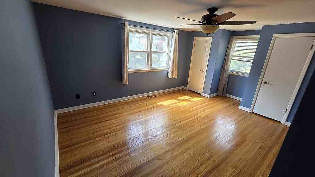 746 Cinnaminson St - Photo 6 of 18