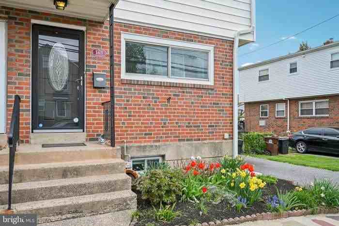 163 Shadeland Ave - Photo 2 of 18