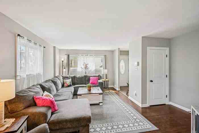 163 Shadeland Ave - Photo 4 of 18
