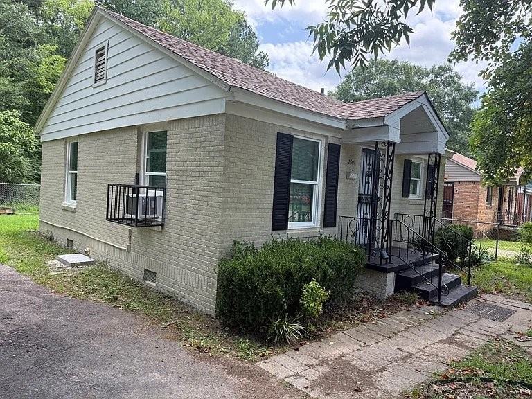 2601 Boulevard Ave - Photo 2 of 10