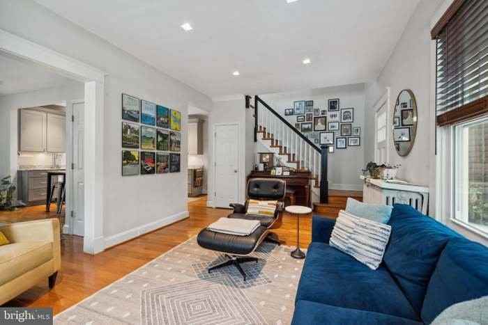 618 Anneslie Rd - Photo 3 of 14