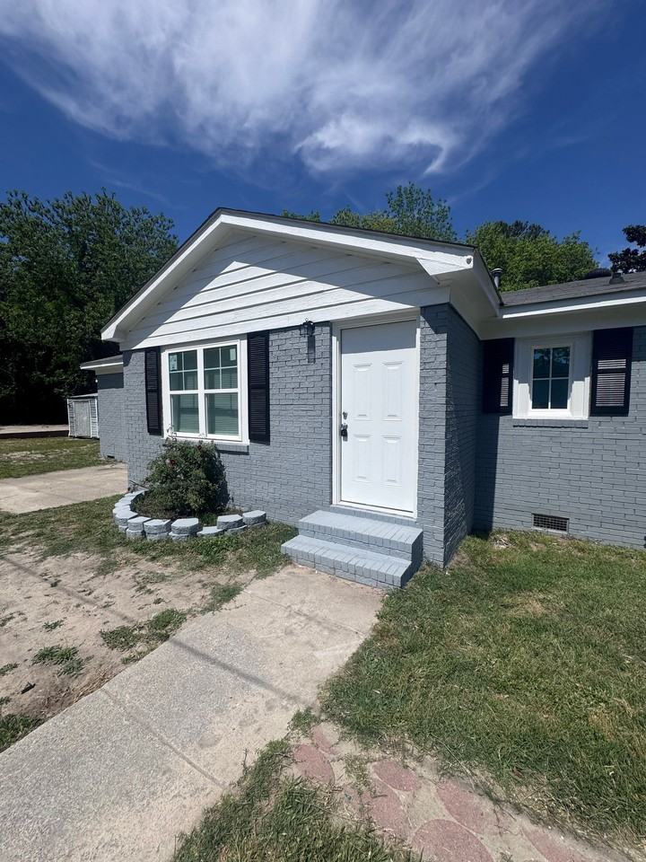 816 Prince St - Photo 7 of 34