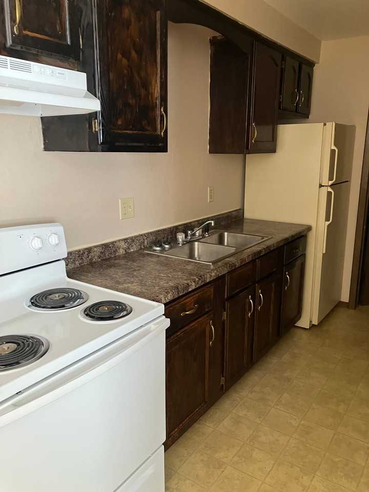 818 Linden Dr #1 - Photo 4 of 5