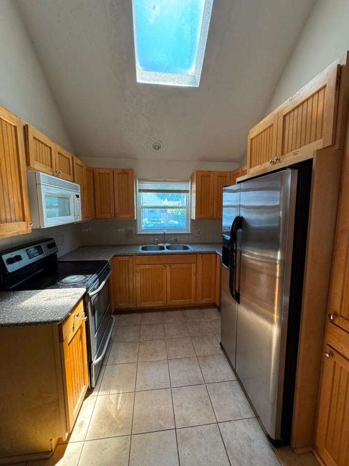 10034 W 86th St - Photo 5 of 15