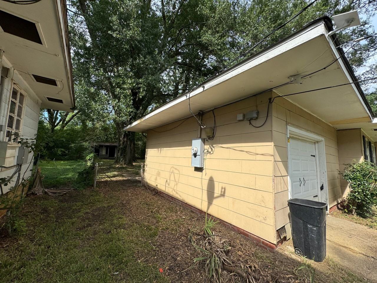 918 Stuart St - Photo 5 of 19