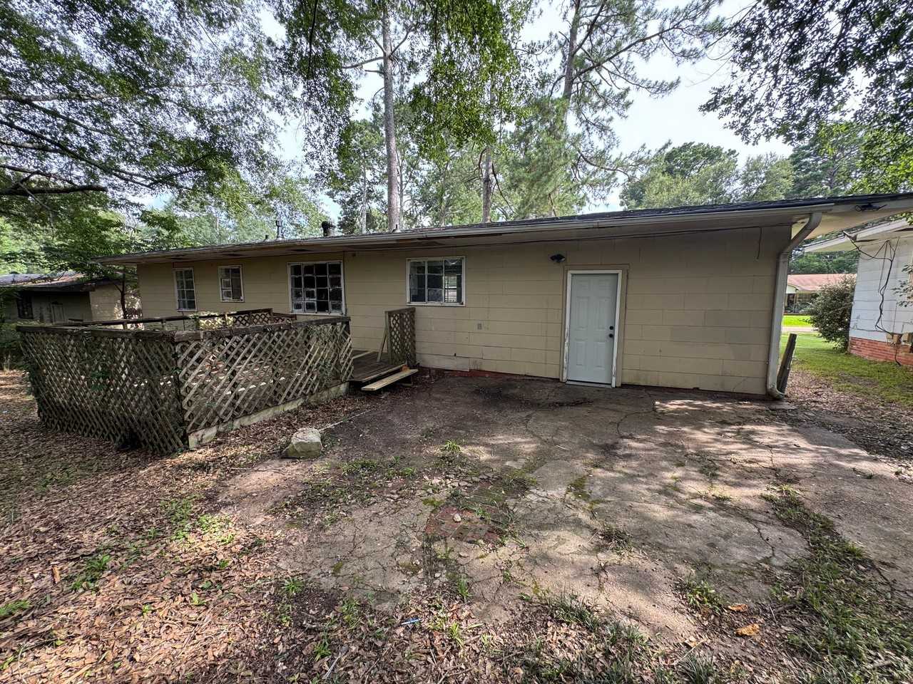 918 Stuart St - Photo 6 of 19