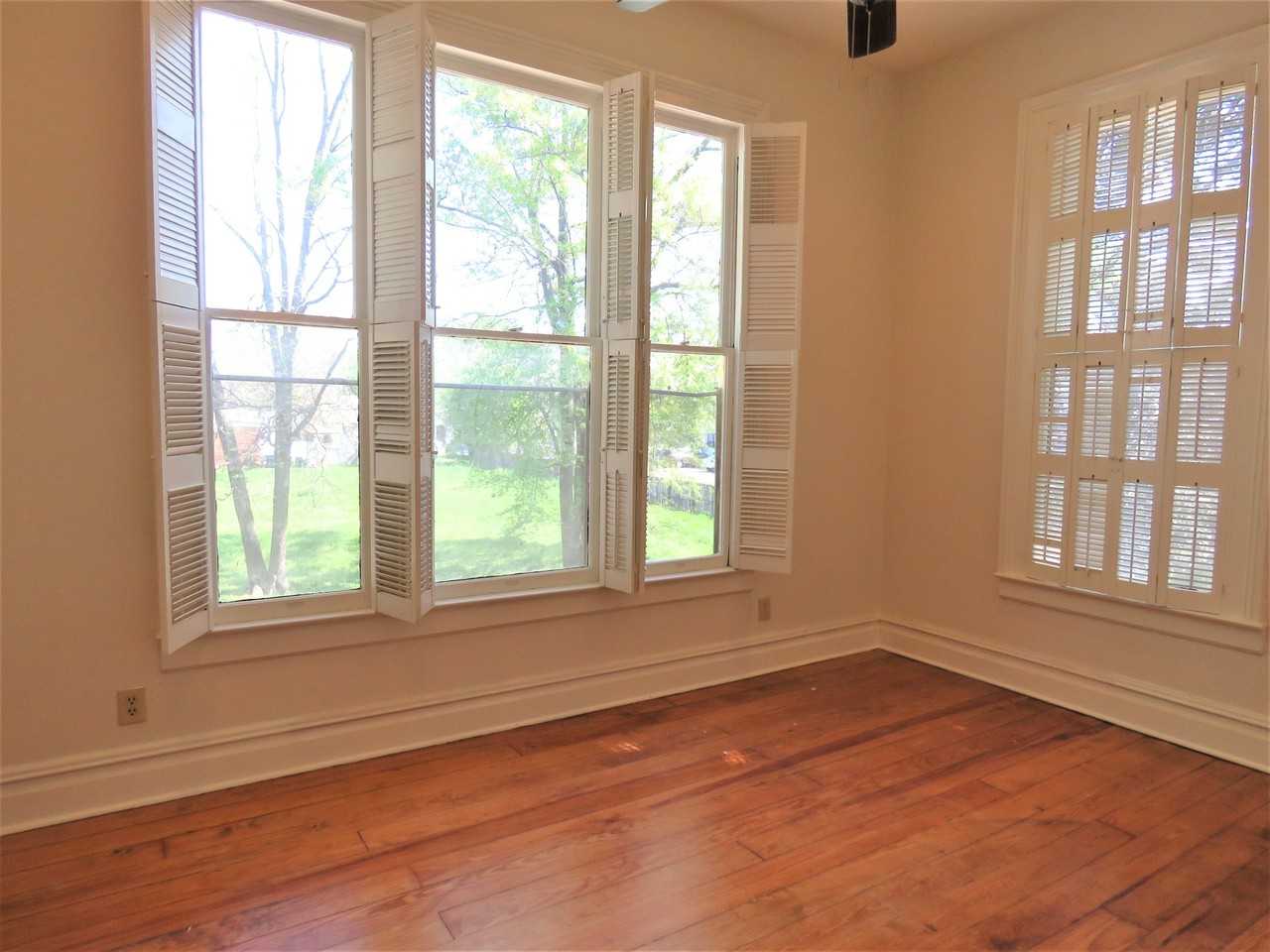 401 E 10th St #403 - Photo 3 of 5