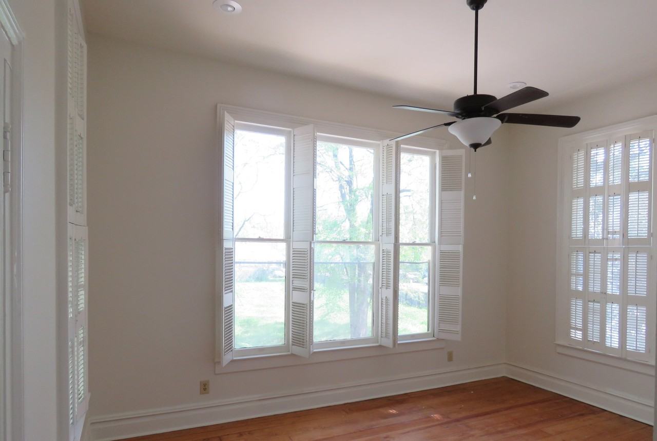 401 E 10th St #403 - Photo 5 of 5