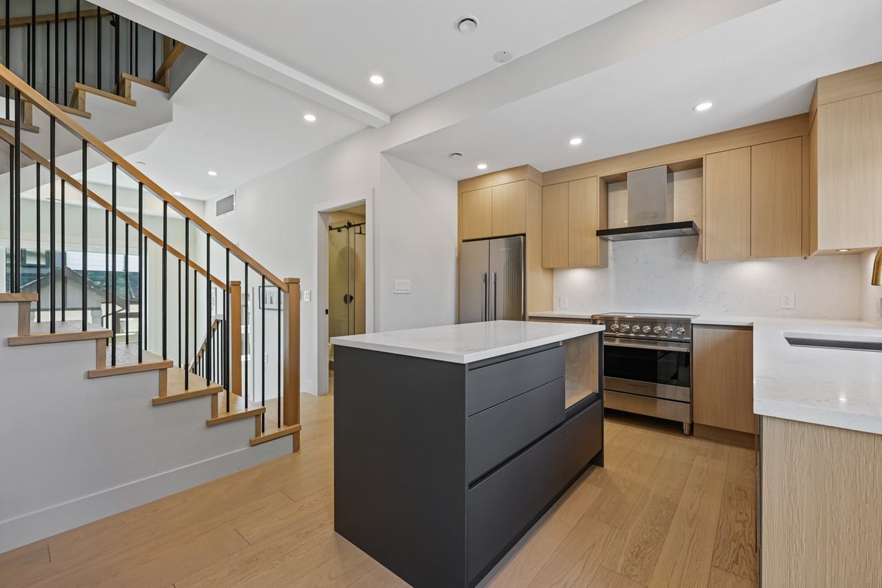 3410 Knight Street - Photo 4 of 31