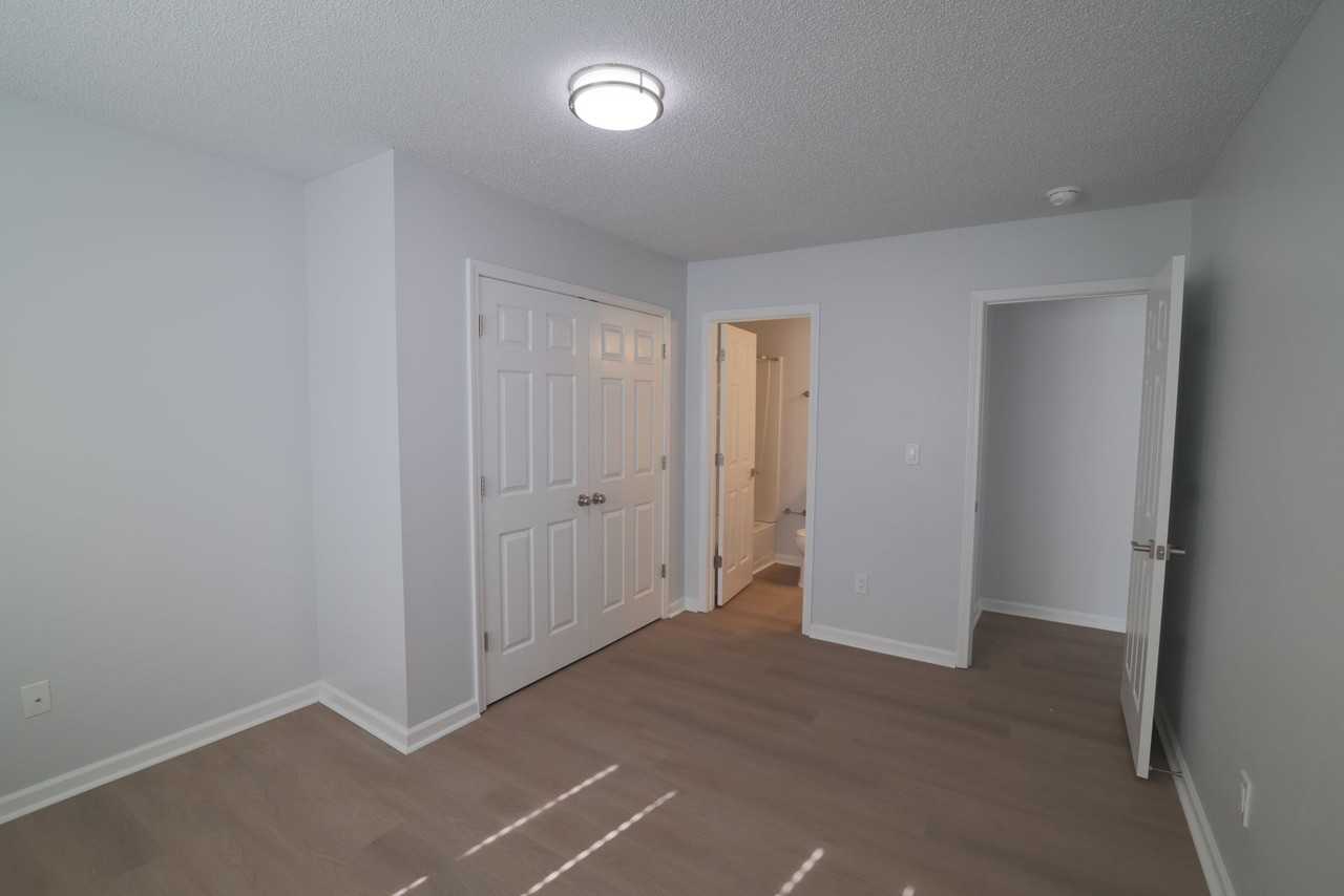 4 bed/4 bath Off - Photo 3 of 50