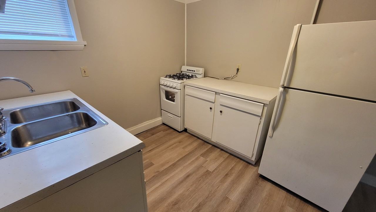 551 Allyn St #3 - Photo 3 of 5