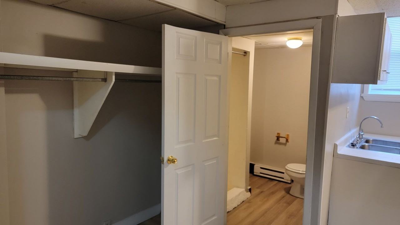 551 Allyn St #3 - Photo 4 of 5