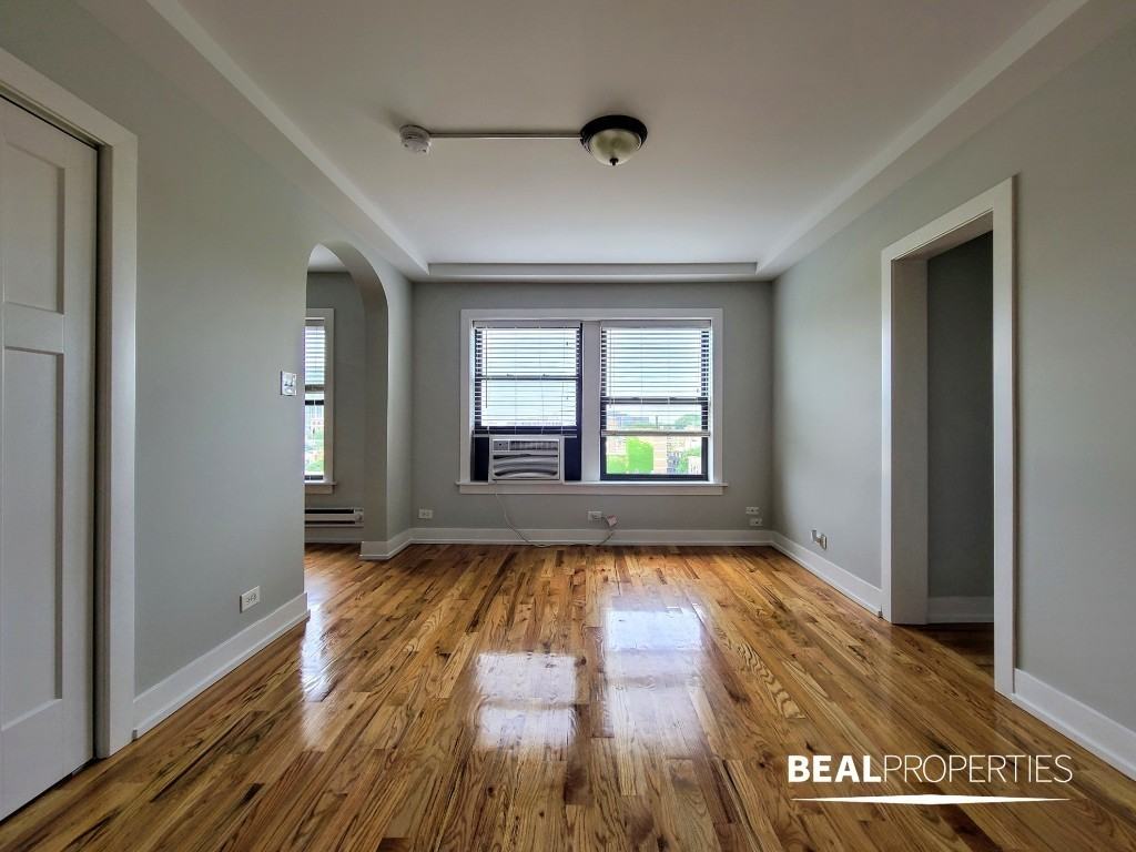 550 W Arlington Pl #503 - Photo 3 of 16