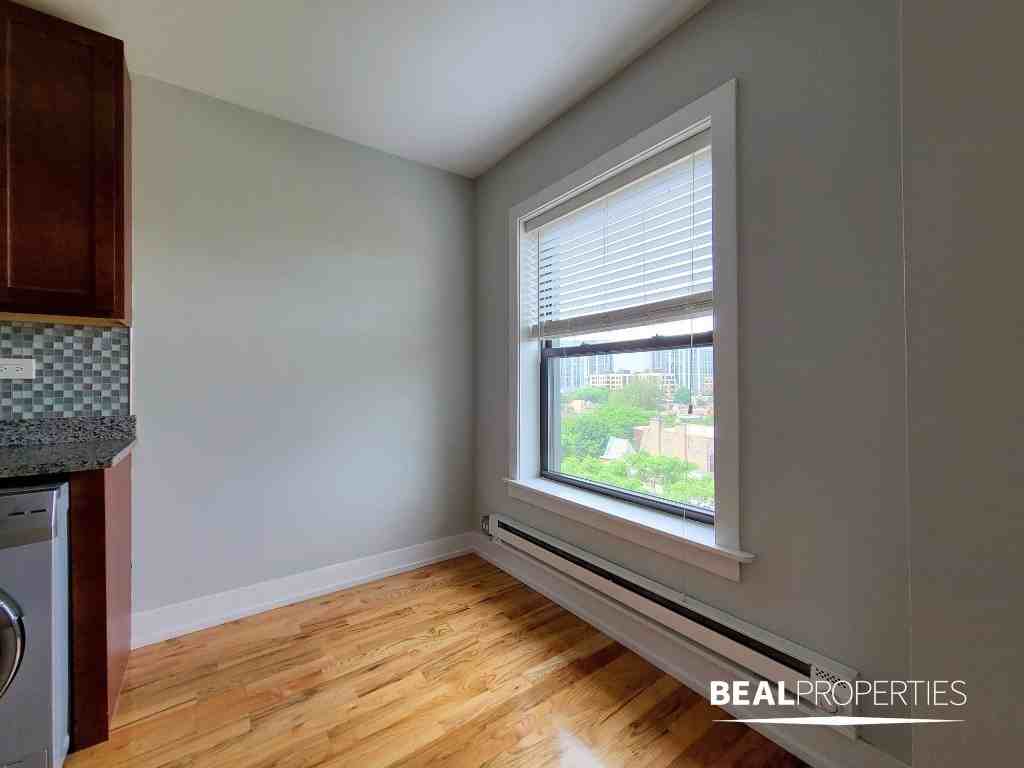 550 W Arlington Pl #503 - Photo 7 of 16